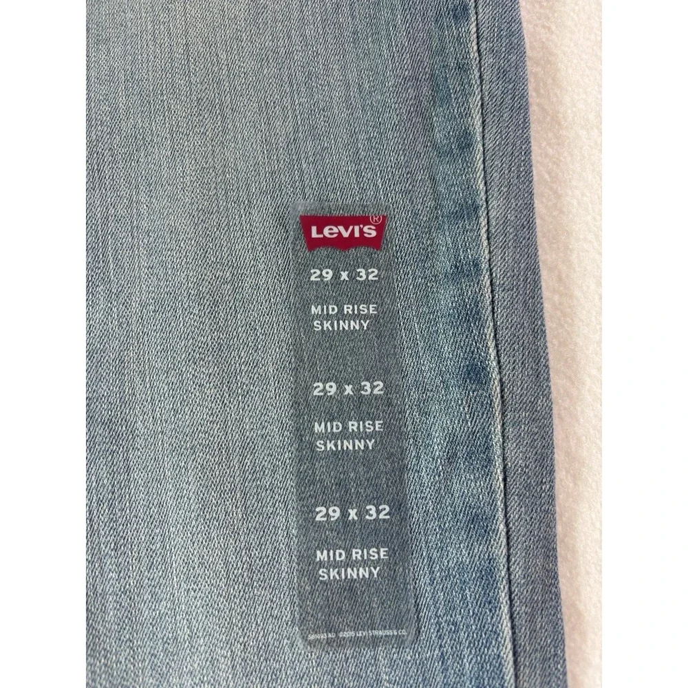WOMEN'S LEVIS JEANS W29 L32 Mid Rise Skinny Blue Denim Light Wash NEW With Tags - Picture 2 of 13